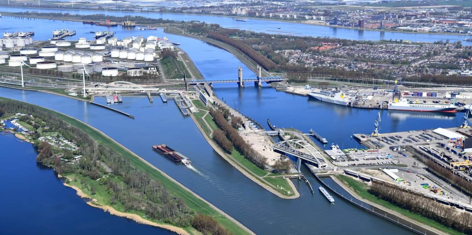 luchtfoto-theemswegtrace-havenbedrijf-rotterdam-danny-cornelissen-juni-2020