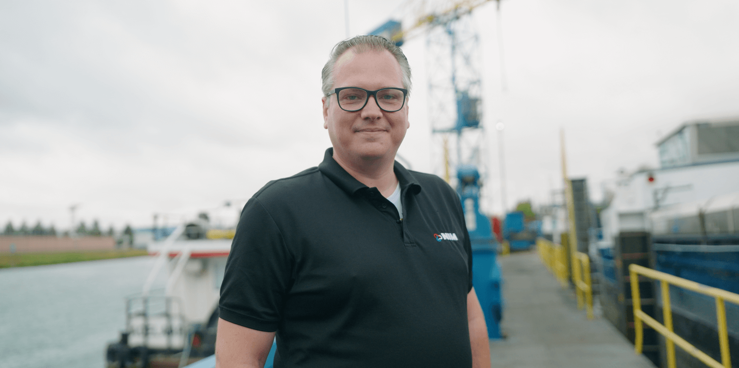 Jeff de Graaf, Project Manager at Martechlab in front of ship